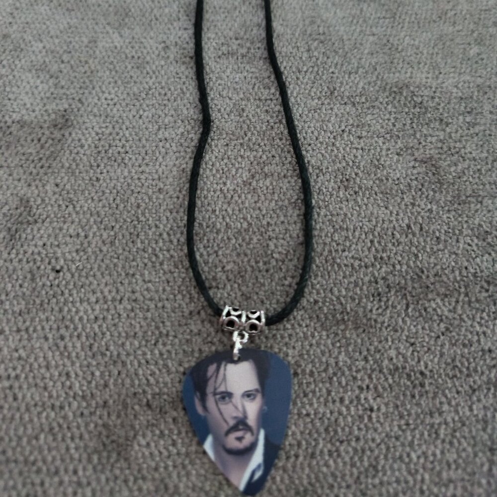 Women's JOHNNY DEPP GUITAR PICK NECKLACE - EARRINGS SET
